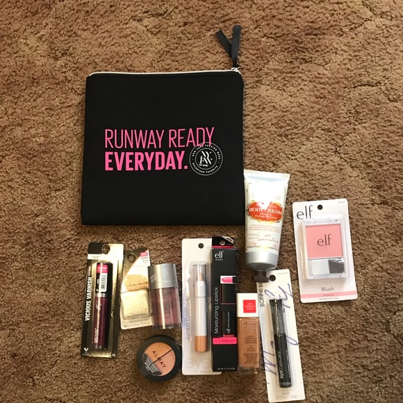 Maybelline Handbags - #1 Maybelline NYFW Gift Set